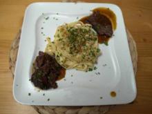 Geschmorte Ochsenbäckchen an Bratenjus mit Pasta und Schwarzwurzelragout - Rezept - Bild Nr. 2