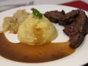 Geschmorte Ochsenbäckchen mit Kartoffelselleriestampf und Spitzkohl - Rezept - Bild Nr. 16408
