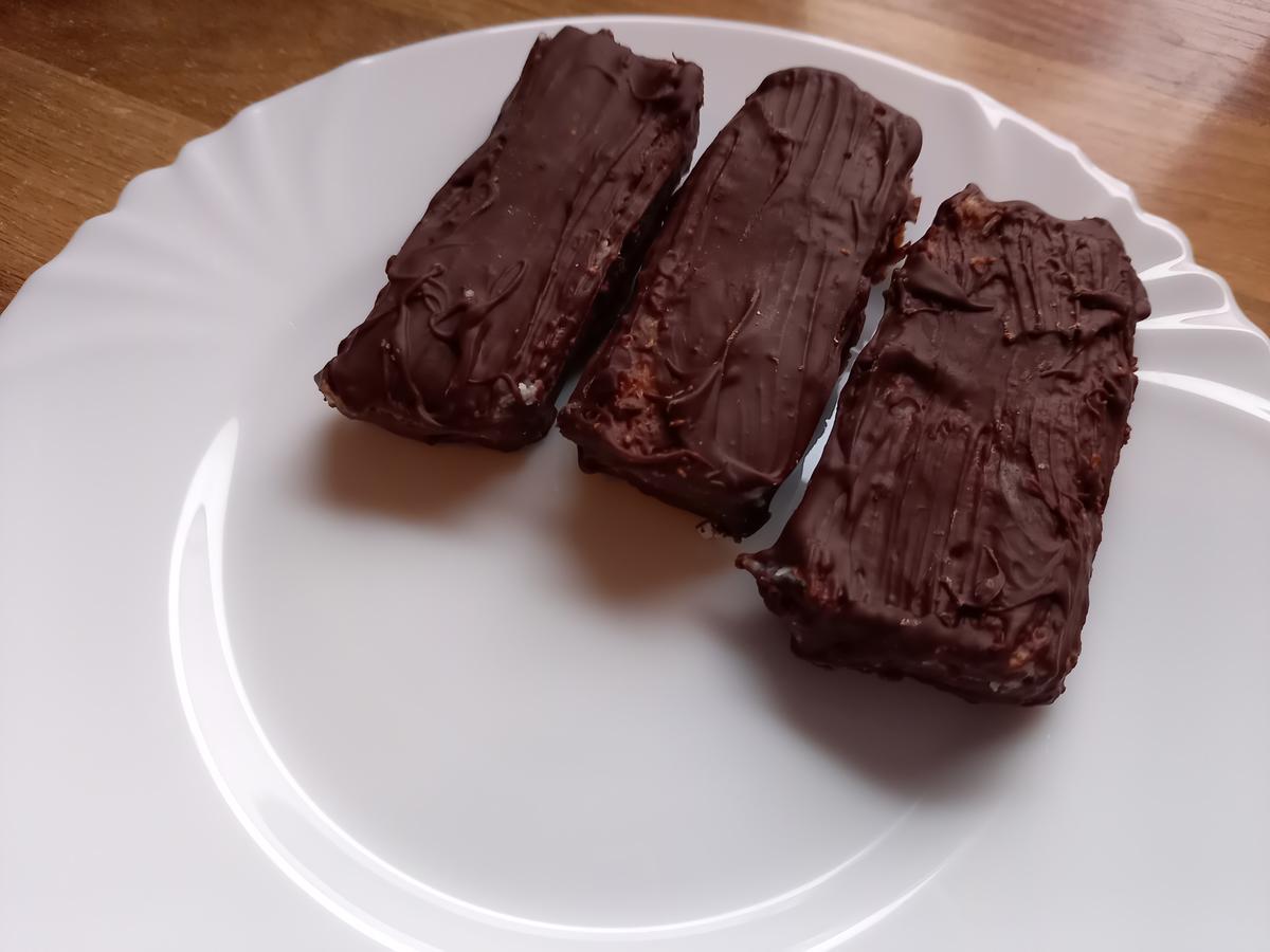 Vegane Bounty Kokos Schokoriegel - einfach - von KoechinAusLust