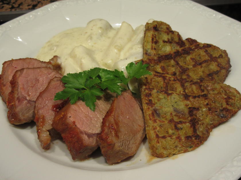 Lamm: Lammlachse mit Schwarzwurzelgemüse und Kartoffelwaffeln - von ...