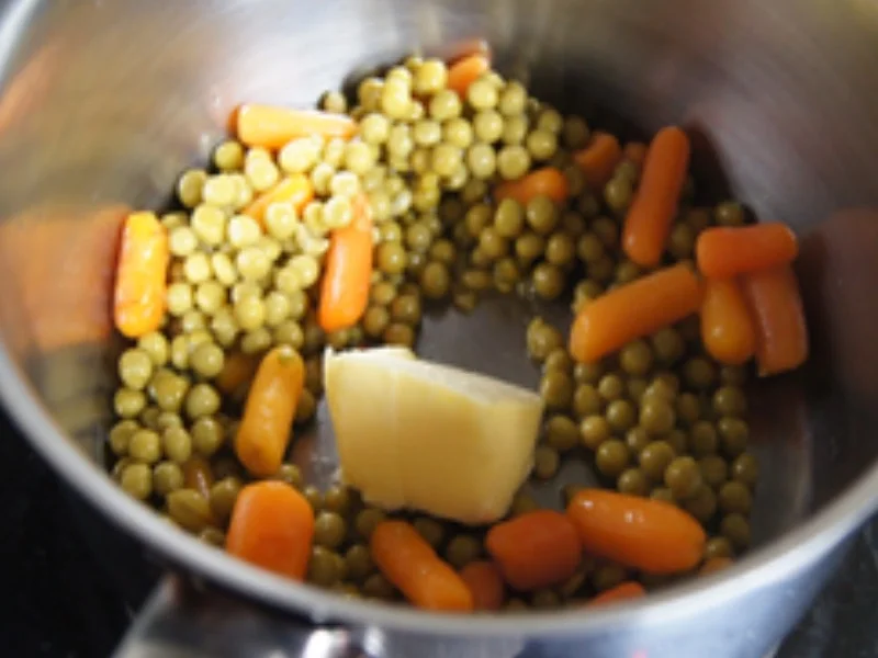 Mini-Knusper-Schnitzel mit Erbsen und Möhren und Kartoffelstampf - Rezept - Bild Nr. 8