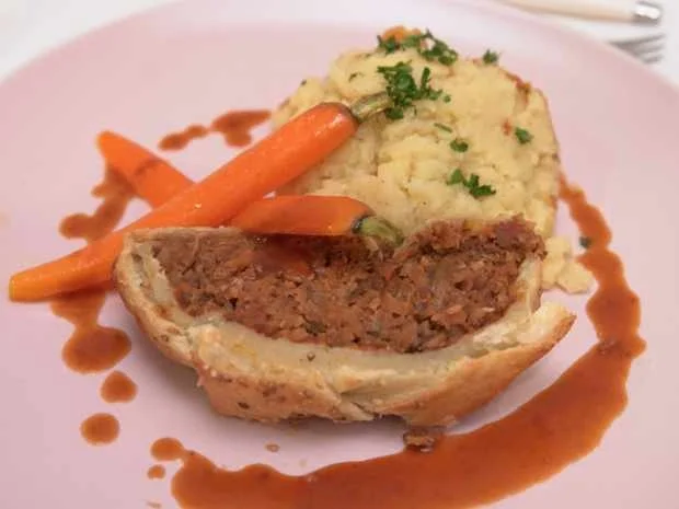 Veganer Braten mit Rotweinsoße und Kartoffelstampf - Rezept - Bild Nr. 2