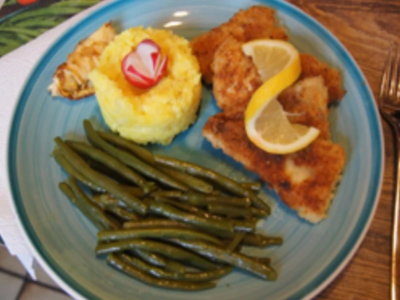 Knusper-Bratfisch mit Kenia-Bohnen und Kartoffelstampf - Rezept - Bild Nr. 16409