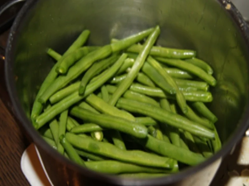 Knusper-Bratfisch mit Kenia-Bohnen und Kartoffelstampf - Rezept - Bild Nr. 16415