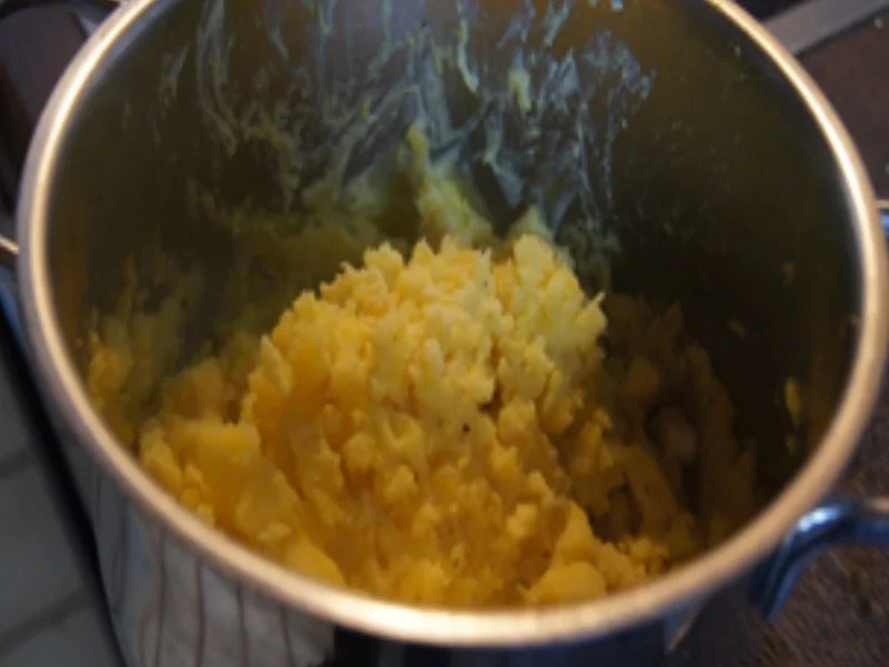 Knusper-Bratfisch mit Kenia-Bohnen und Kartoffelstampf - Rezept - Bild Nr. 16420