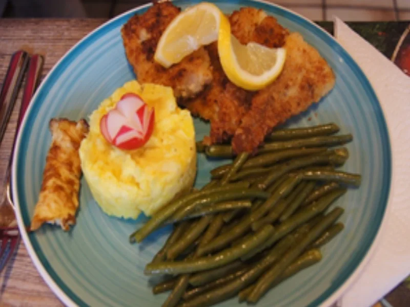 Knusper-Bratfisch mit Kenia-Bohnen und Kartoffelstampf - Rezept - Bild Nr. 16421