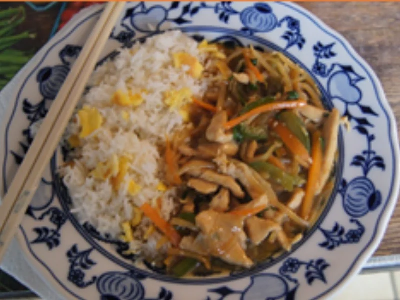 Hähnchenbrustfilet mit Sojabohnensprossen und Basmatireis mit Ei - Rezept - Bild Nr. 16413