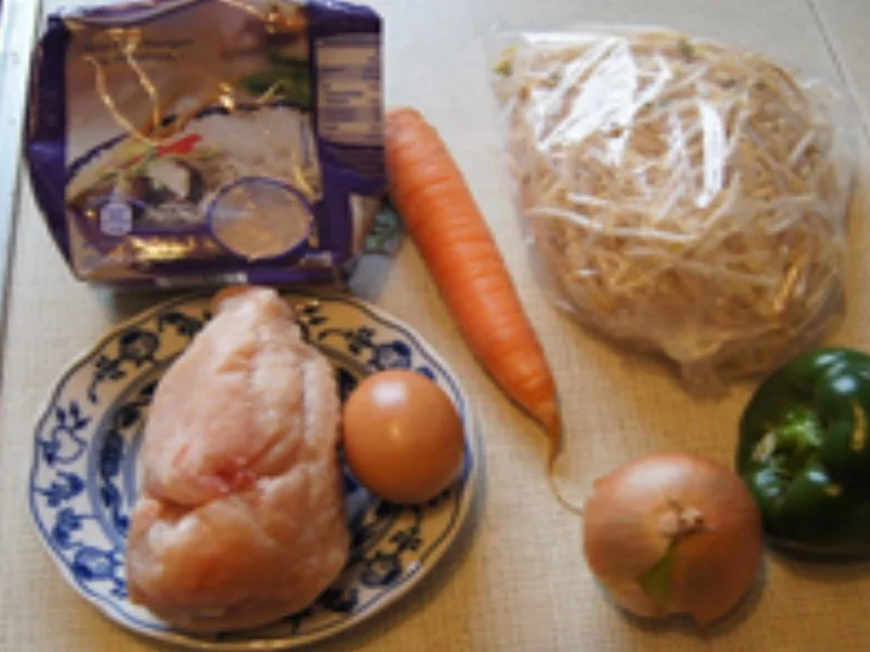 Hähnchenbrustfilet mit Sojabohnensprossen und Basmatireis mit Ei - Rezept - Bild Nr. 16415