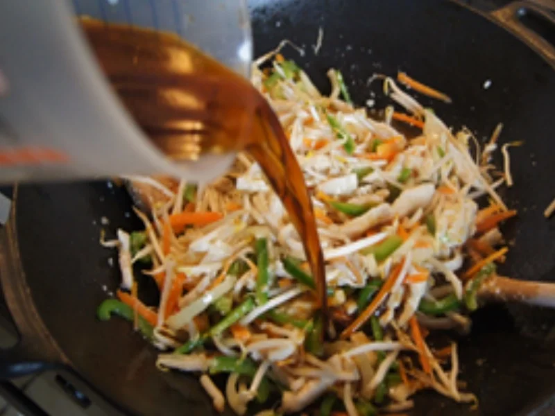 Hähnchenbrustfilet mit Sojabohnensprossen und Basmatireis mit Ei - Rezept - Bild Nr. 16433