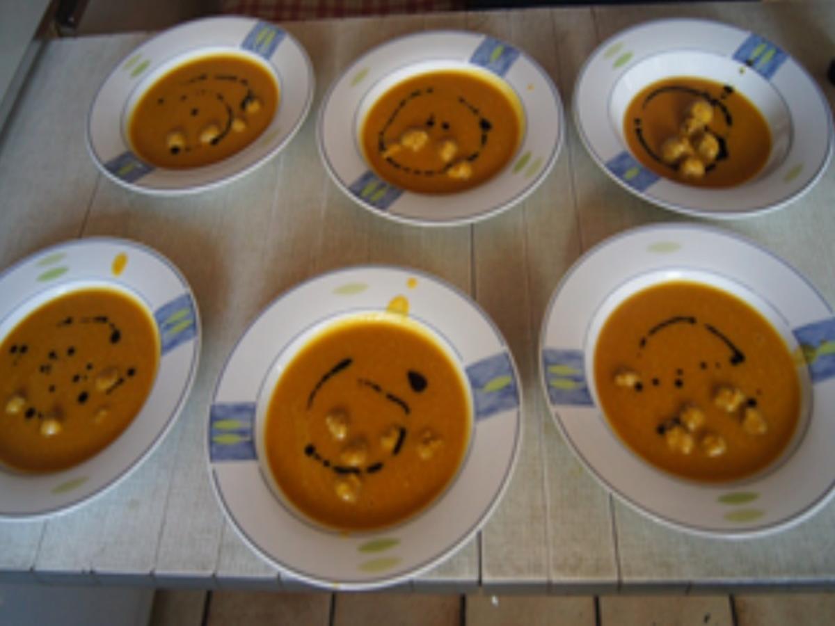 Kürbis-Süßkartoffel-Creme-Suppe mit Mettbällchen - Rezept - Bild Nr. 2