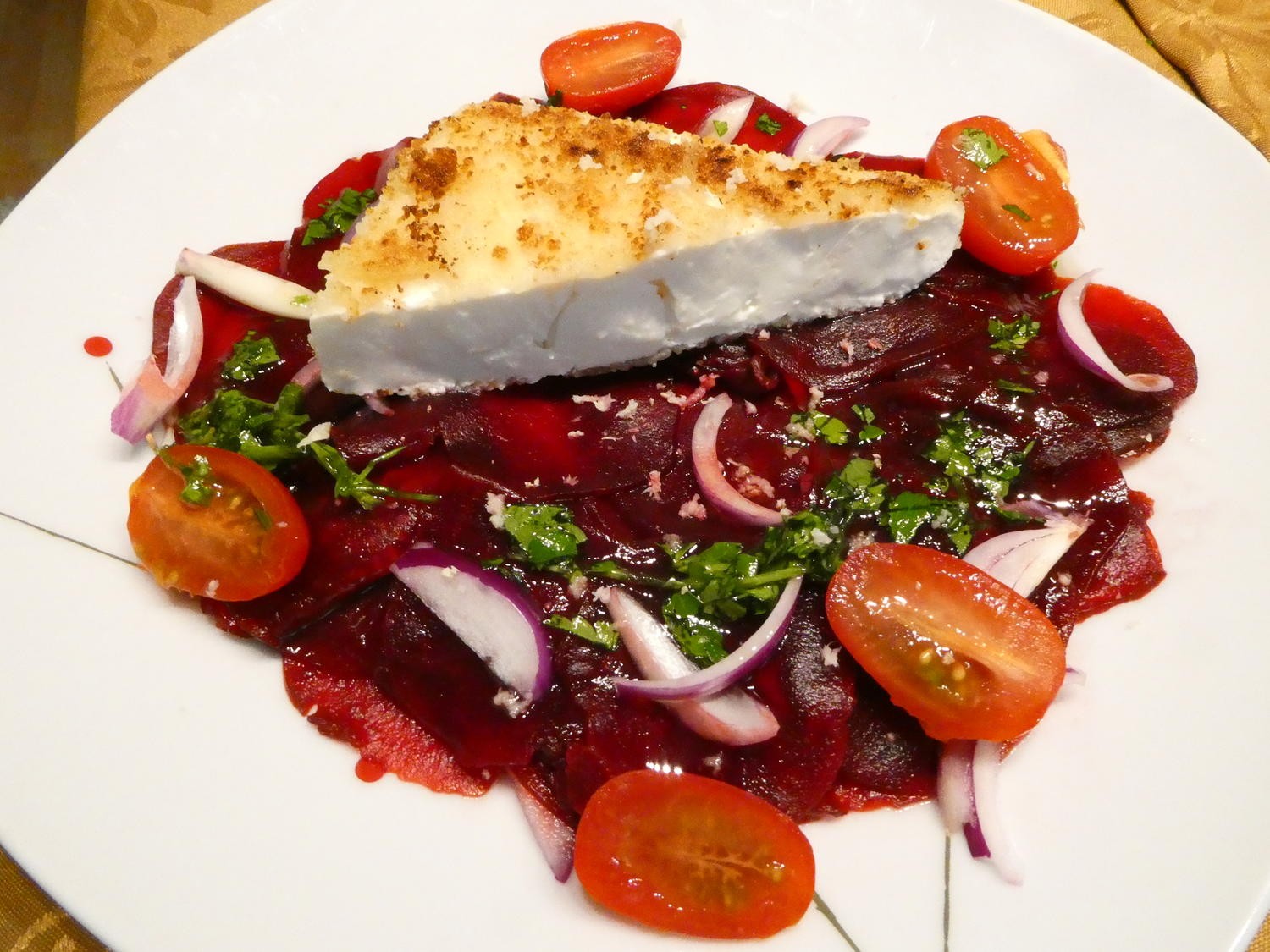 Fetakäse auf Roter Bete-Salat - Rezept - kochbar.de