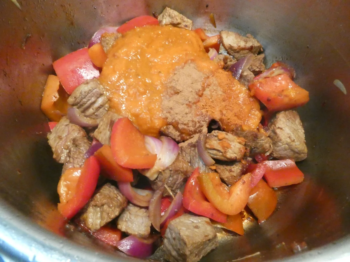 Rezept: Griechisches Paprikagulasch Bild Nr. 16417 Griechisches Paprikagulasch - Rezept - Bild Nr. 16417