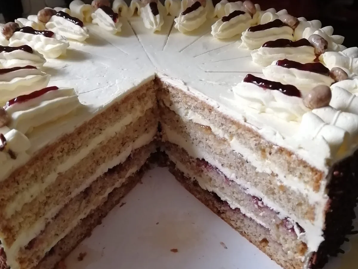 Haselnusscremetorte - Rezept - Bild Nr. 16415