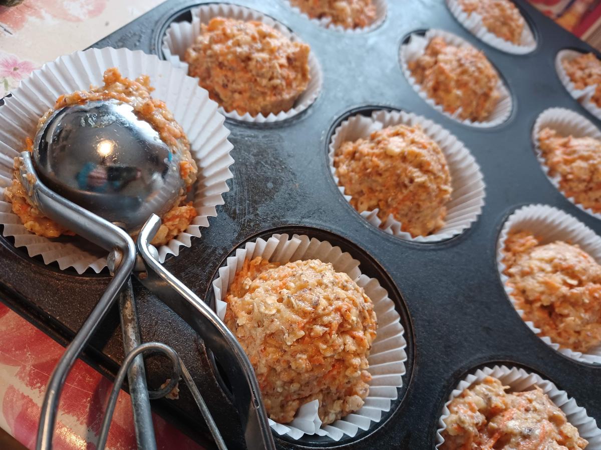Apfel - Möhren - Muffins - Rezept mit Bild