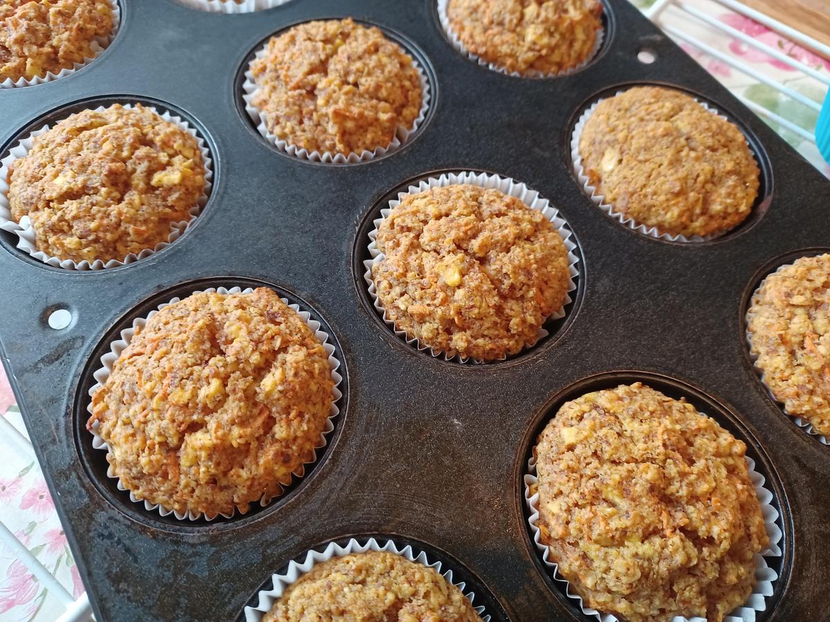 Apfel - Möhren - Muffins - Rezept mit Bild