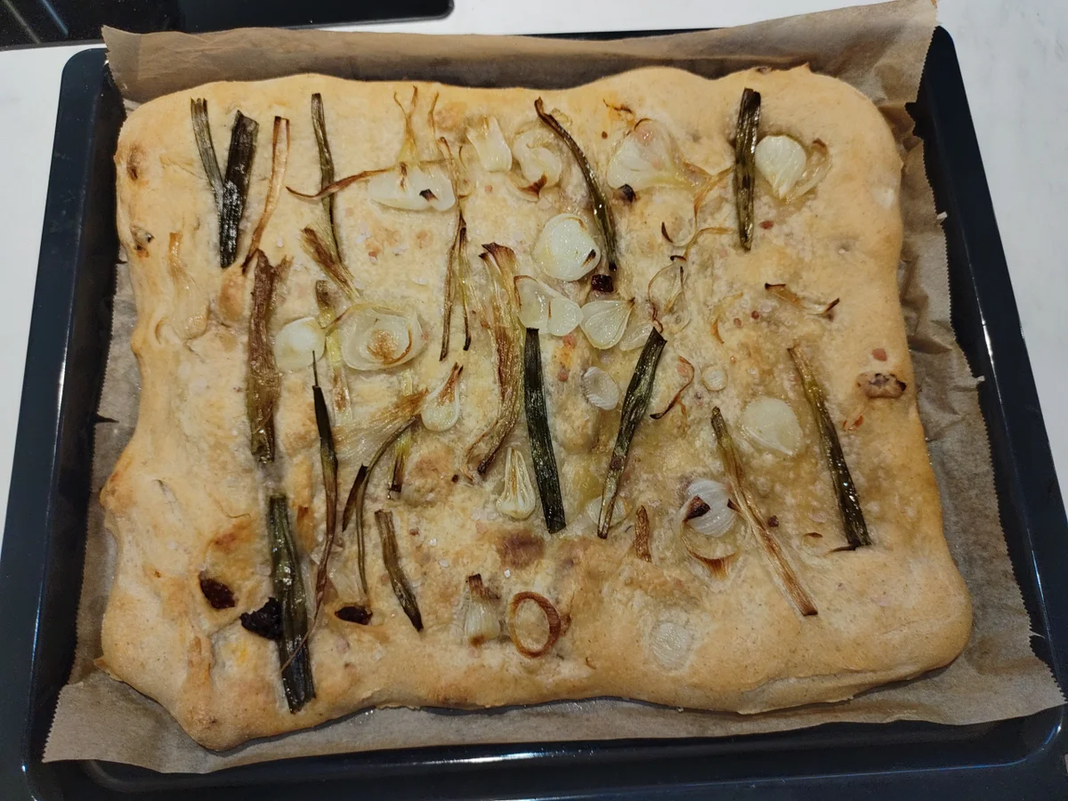 Foccacia Primavera. Variante aus Sauerteig - Rezept - Bild Nr. 2