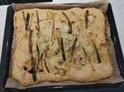 Foccacia Primavera. Variante aus Sauerteig - Rezept - Bild Nr. 2