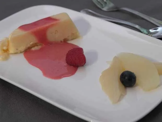 Birnenparfait an Rote Beete Schaum und Pfefferkaramell - Rezept - Bild Nr. 16417