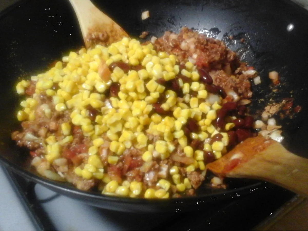 Chili con Carne im Wok mit Pellkartoffeln - Rezept - Bild Nr. 16423