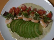 Rezept: Salat aus Datteltomaten, Avocado, Kartoffeln und Garnelen auf Estragon-Dressing Bild Nr. 16417 Salat aus Datteltomaten, Avocado, Kartoffeln und Garnelen auf Estragon-Dressing - Rezept - Bild Nr. 16417