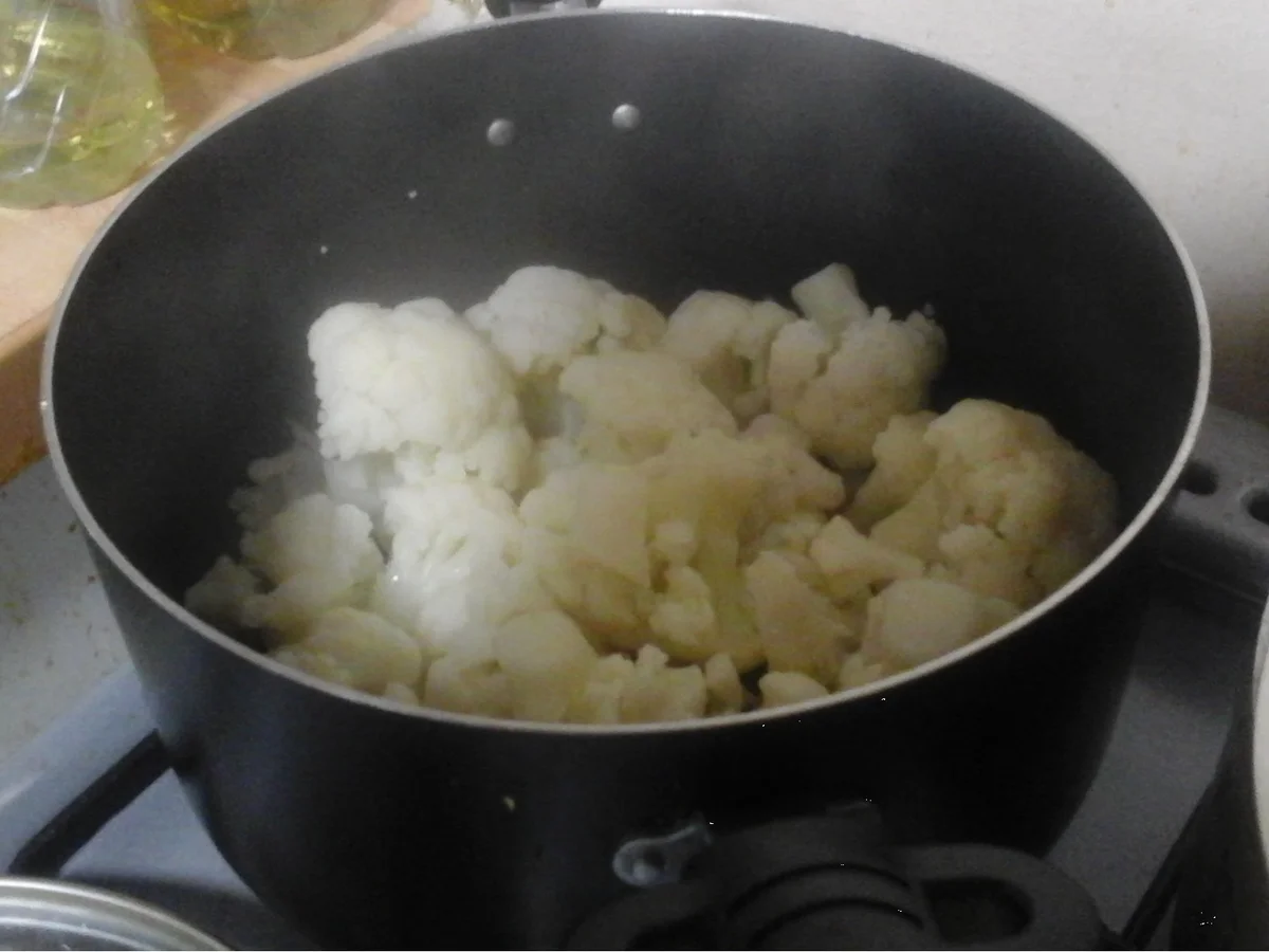 Rezept: Hähnchennuggets mit Rahmsauce, Blumenkohl und Pellkartoffeln Bild Nr. 8 Hähnchennuggets mit Rahmsauce, Blumenkohl und Pellkartoffeln - Rezept - Bild Nr. 8