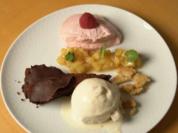 Schokotarte mit Himbeermousse und Apfelstreusel-Eis - Rezept - Bild Nr. 2
