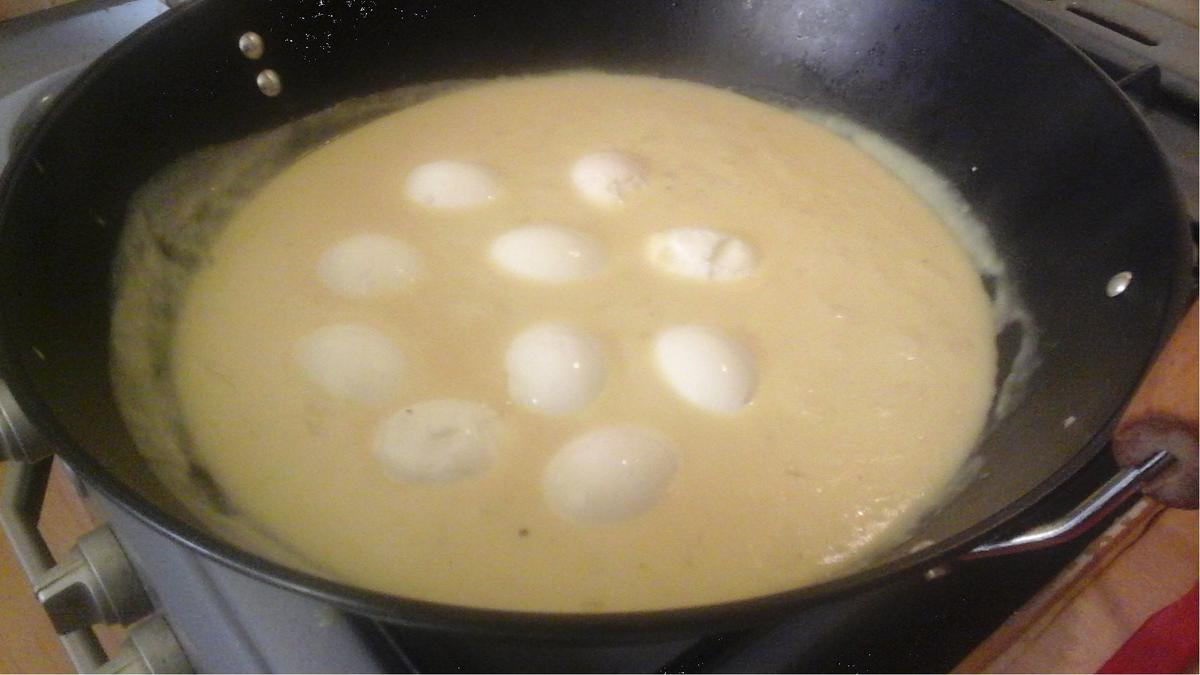 Gekochte Eier in Senf-Rahm-Sauce mit Pellkartoffeln und gemischten Salat - Rezept - Bild Nr. 6