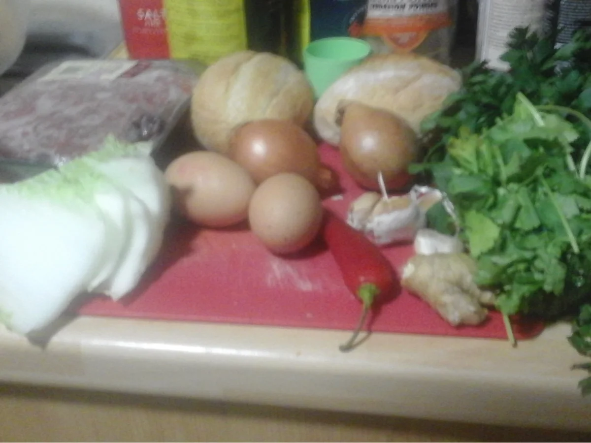 Frikadellen mit Rindermett und Gemüse, Rahmsauce, Zuckerschoten mit Mais und Sellerie-K... - Rezept - Bild Nr. 3