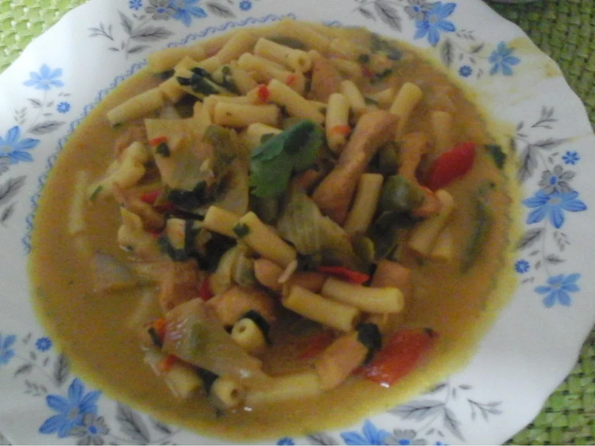 Rezept: Hähnchen-Gemüse-Curry mit Kokosmilch und Mini-Makkaroni Bild Nr. 16417 Hähnchen-Gemüse-Curry mit Kokosmilch und Mini-Makkaroni - Rezept - Bild Nr. 16417