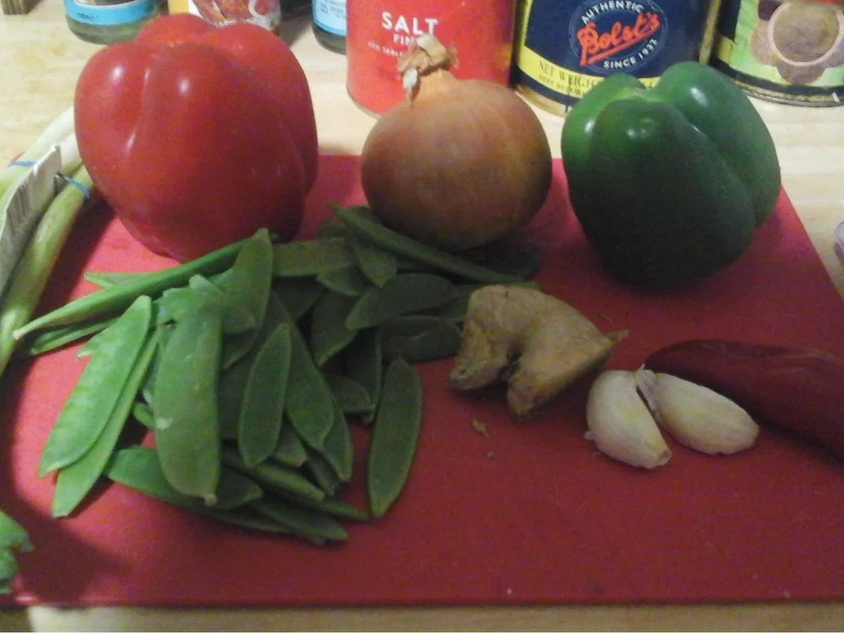 Rezept: Hähnchen-Gemüse-Curry mit Kokosmilch und Mini-Makkaroni Bild Nr. 16418 Hähnchen-Gemüse-Curry mit Kokosmilch und Mini-Makkaroni - Rezept - Bild Nr. 16418