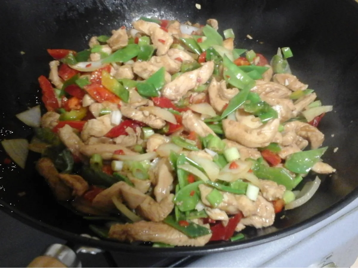 Rezept: Hähnchen-Gemüse-Curry mit Kokosmilch und Mini-Makkaroni Bild Nr. 16423 Hähnchen-Gemüse-Curry mit Kokosmilch und Mini-Makkaroni - Rezept - Bild Nr. 16423