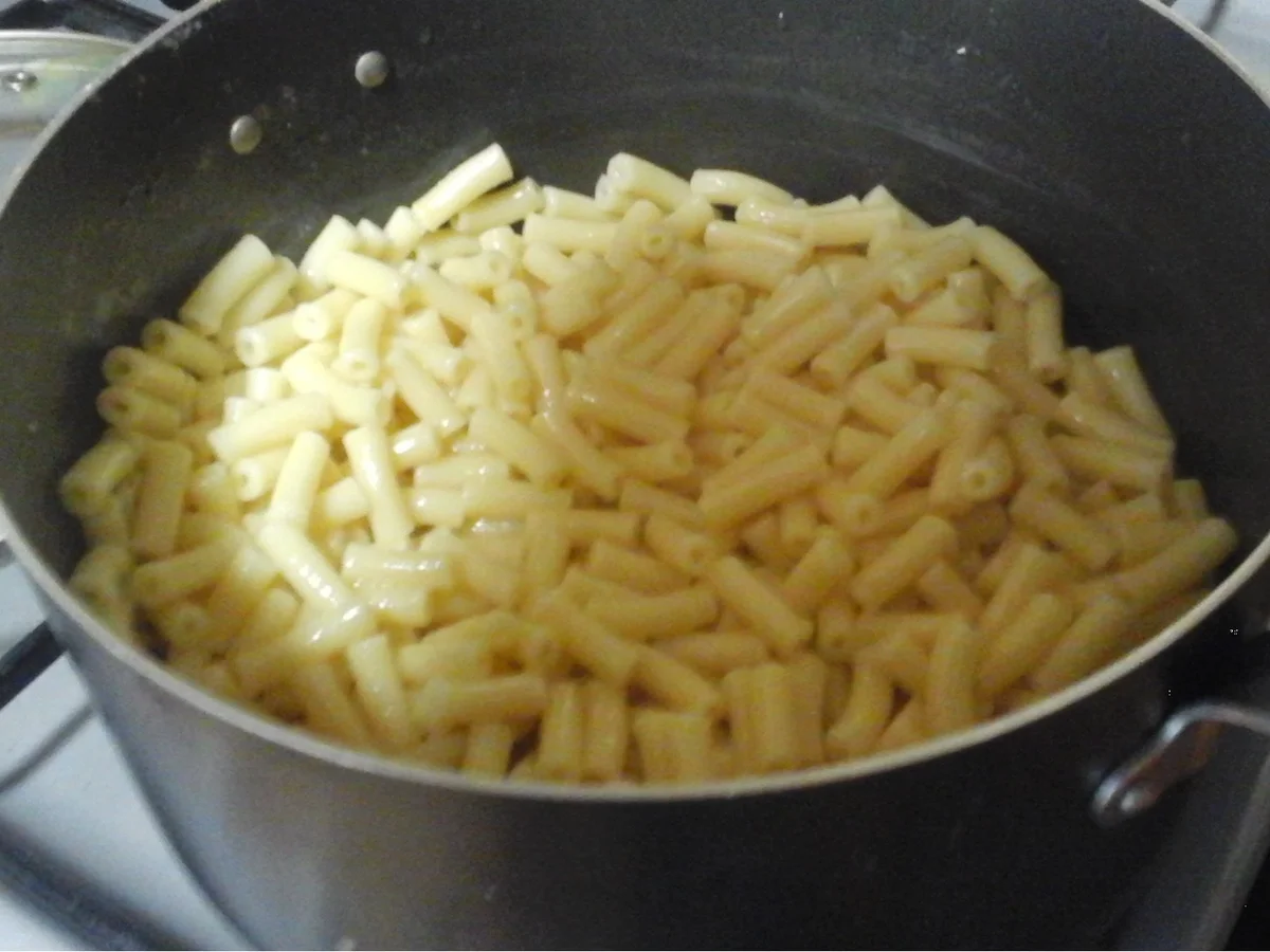 Rezept: Hähnchen-Gemüse-Curry mit Kokosmilch und Mini-Makkaroni Bild Nr. 16426 Hähnchen-Gemüse-Curry mit Kokosmilch und Mini-Makkaroni - Rezept - Bild Nr. 16426