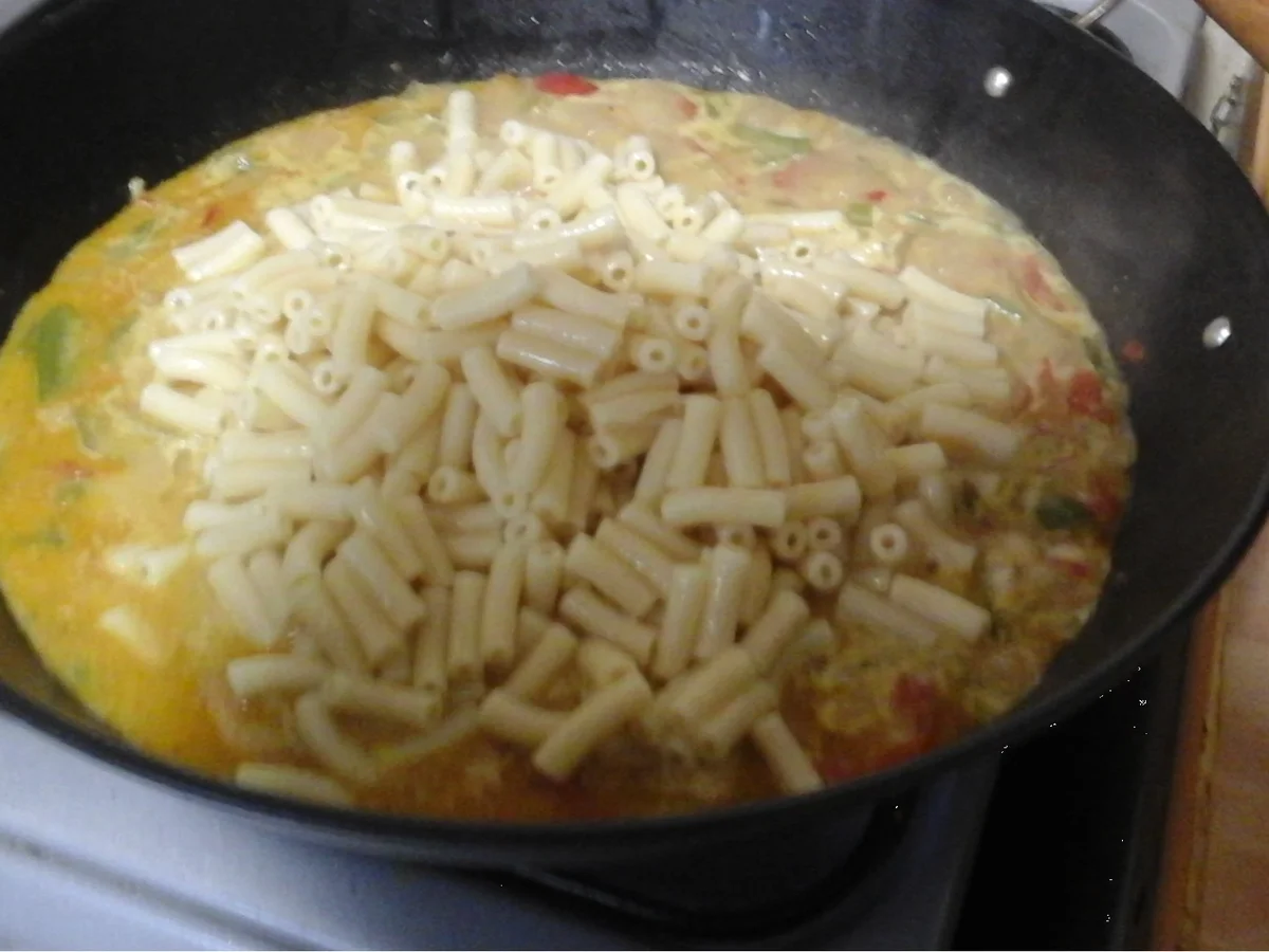 Rezept: Hähnchen-Gemüse-Curry mit Kokosmilch und Mini-Makkaroni Bild Nr. 16430 Hähnchen-Gemüse-Curry mit Kokosmilch und Mini-Makkaroni - Rezept - Bild Nr. 16430