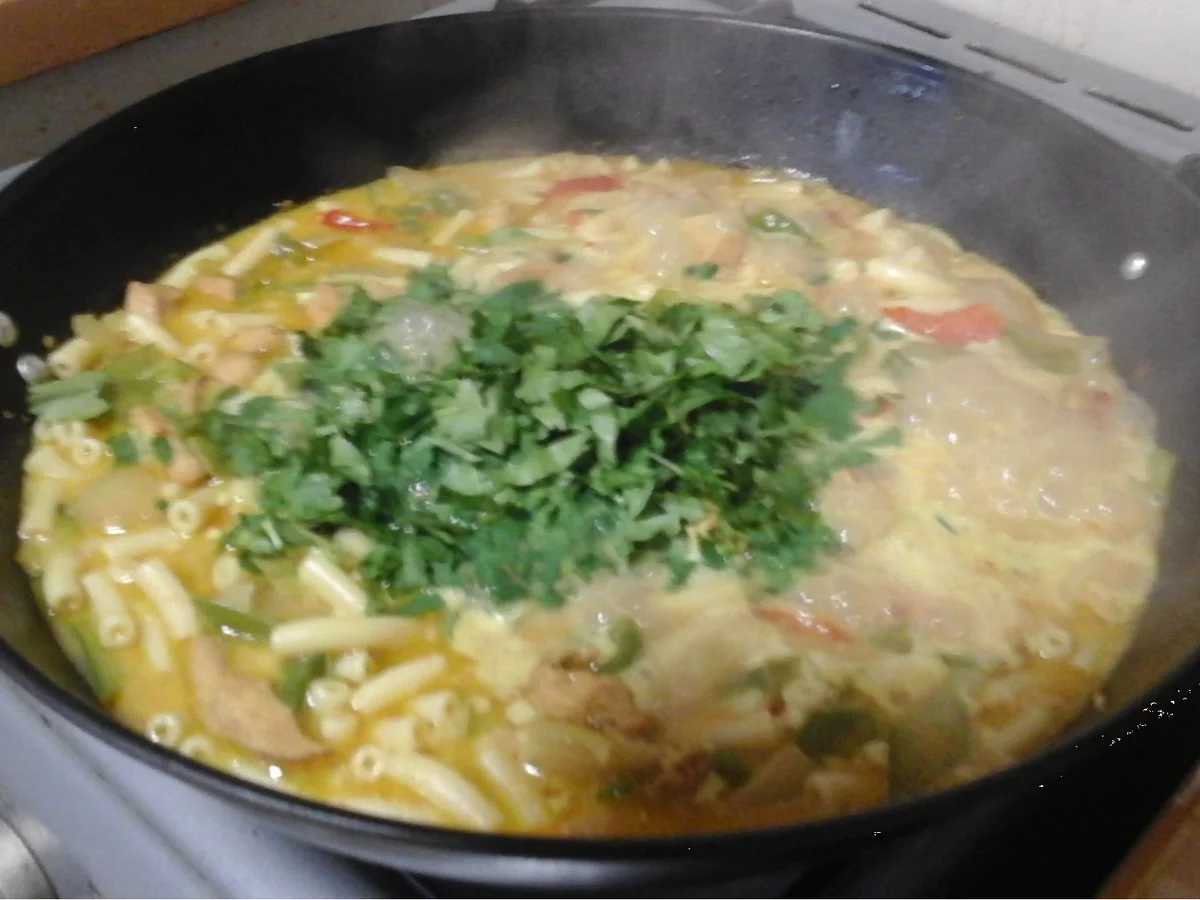 Rezept: Hähnchen-Gemüse-Curry mit Kokosmilch und Mini-Makkaroni Bild Nr. 16433 Hähnchen-Gemüse-Curry mit Kokosmilch und Mini-Makkaroni - Rezept - Bild Nr. 16433