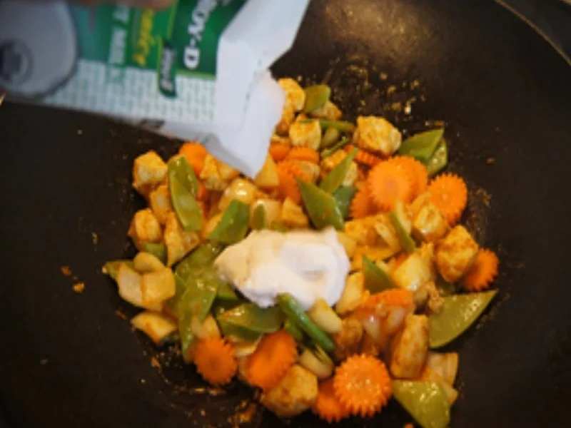 Gelbes Hähnchenbrustfilet-Curry mit Basmatireis - Rezept - Bild Nr. 17