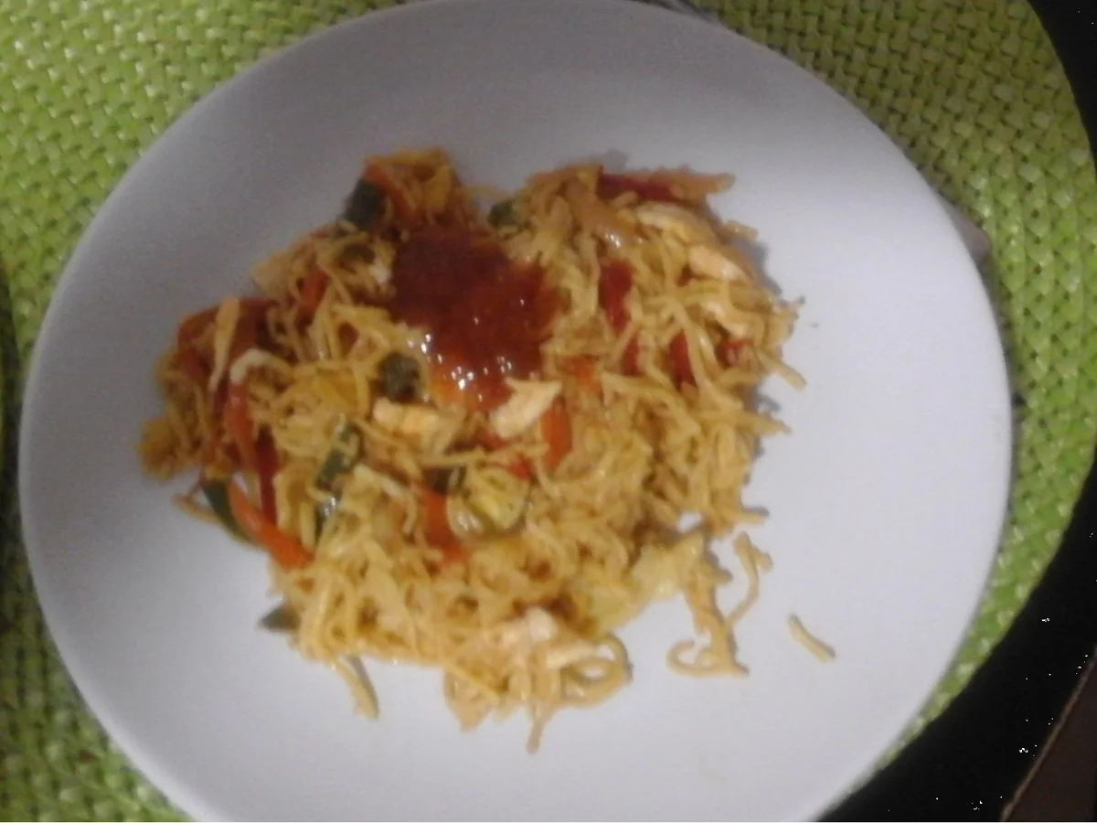 Chinesische Nudeln mit Ei und Gemüse im Wok - Rezept - Bild Nr. 16430