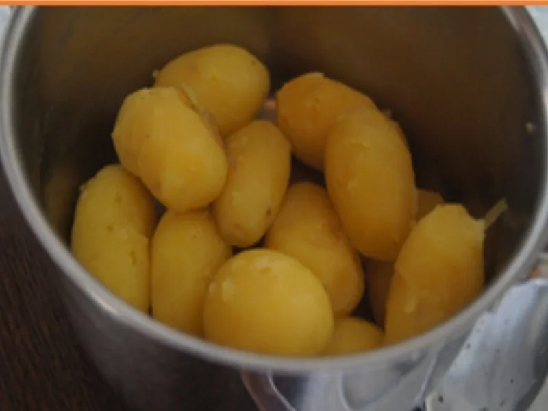 Heringsfilet in Sahnesauce mit Pellkartoffeln und Gurkensalat - Rezept - Bild Nr. 8