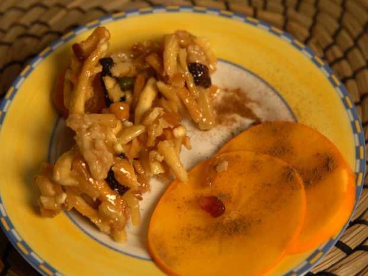 Chak Chak, dazu Granatapfel und Pistazien - Rezept - Bild Nr. 16417
