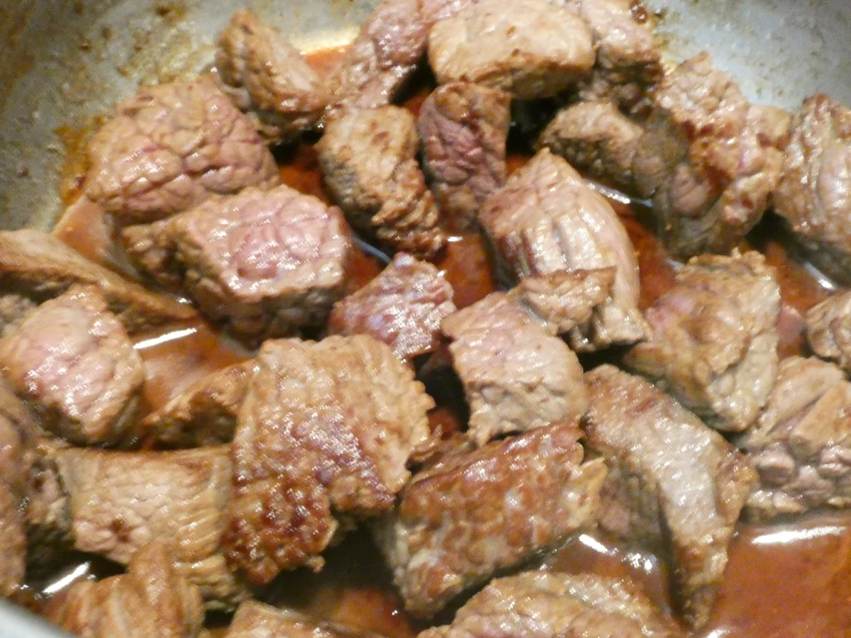 Gulasch mit Champigons und Möhren - Rezept - Bild Nr. 16420