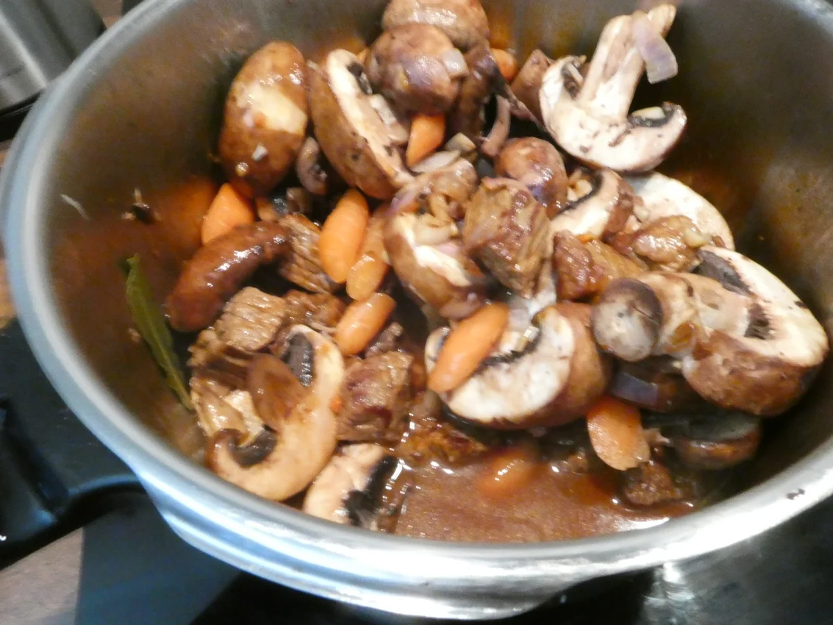 Gulasch mit Champigons und Möhren - Rezept - Bild Nr. 16425