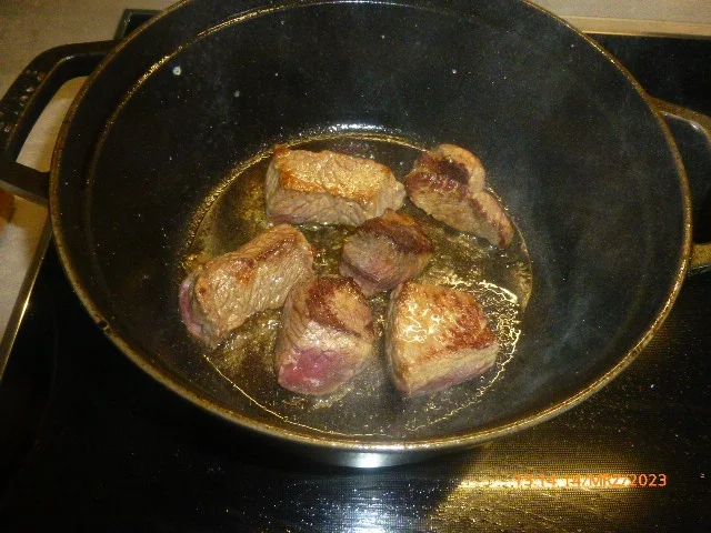 Griechisches Schmorfleisch mit Schalotten und Zimt - Rezept - Bild Nr. 16433