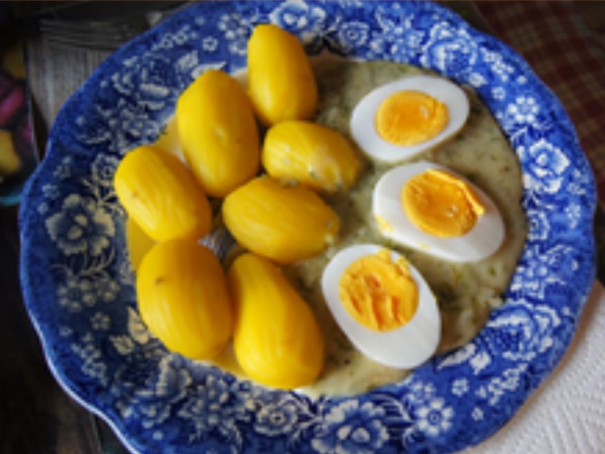 Gekochte Eier in Dillsauce mit Drillingen und Salat - Rezept - Bild Nr. 16441