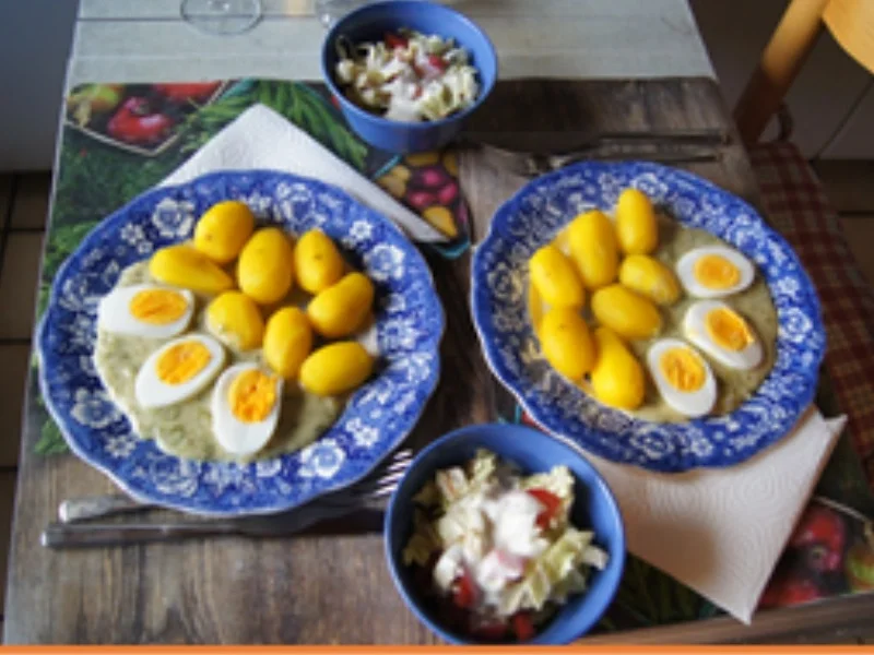 Gekochte Eier in Dillsauce mit Drillingen und Salat - Rezept - Bild Nr. 16457
