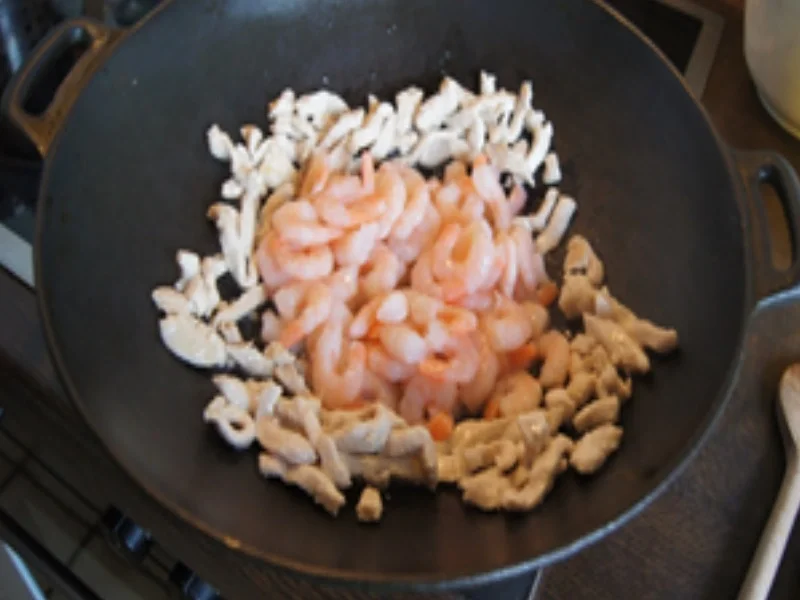 Garnelen-Hähnchen-Suppentopf im Wok - Rezept - Bild Nr. 16452