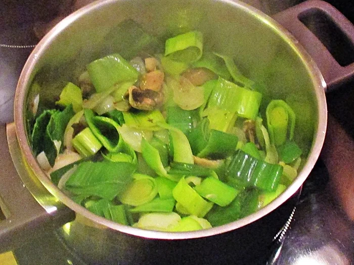 Berliner Zander auf Porree-Rahm-Soße - kulinarische Weltreise 03-2023 - Rezept - Bild Nr. 16442