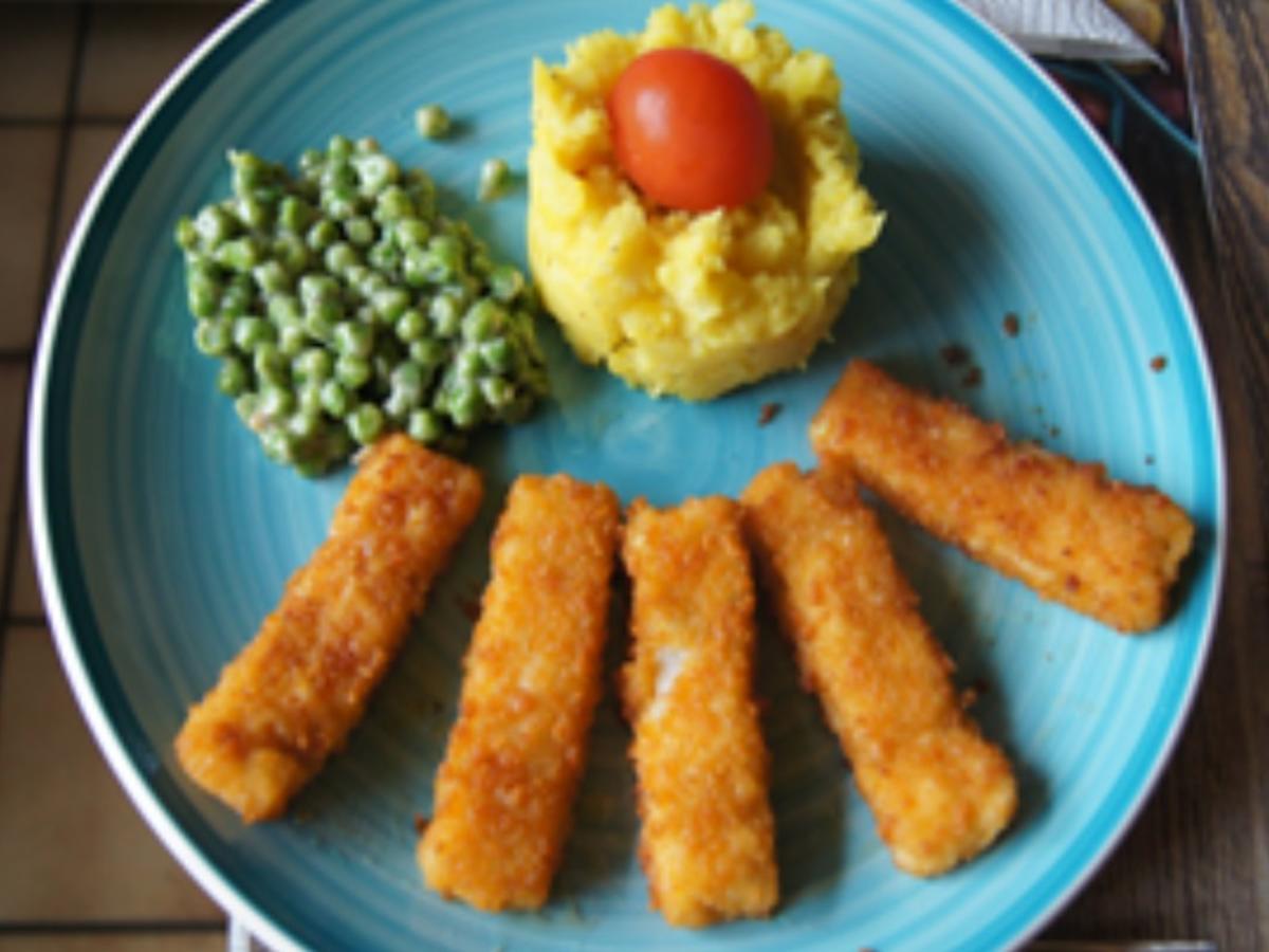 Fischstäbchen mit Erbsen-Gemüse und Sellerie-Kartoffel-Stampf - Rezept - Bild Nr. 16439