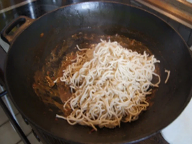 Rezept: Mie-Nudeln und Hähnchenbrustfilet mit Sellerie Bild Nr. 6 Mie-Nudeln und Hähnchenbrustfilet mit Sellerie - Rezept - Bild Nr. 6