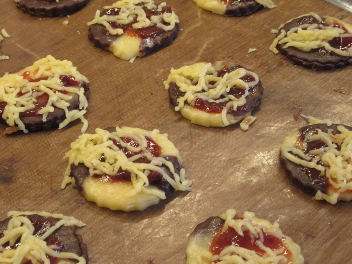 Plätzchen: Schwarz-Weiß-Gebäck mit Powidl - Rezept - Bild Nr. 16443