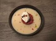 Weiße Tomatensuppe mit Tomatentatar, Burrata und selbstgebackenes Brot - Rezept - Bild Nr. 2