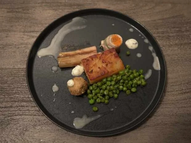 Rezept: Kartoffel mit Forellenbällchen, dazu Erbsen und Lauch mit Meerrettichmayonnaise Bild Nr. 2 Kartoffel mit Forellenbällchen, dazu Erbsen und Lauch mit Meerrettichmayonnaise - Rezept - Bild Nr. 2